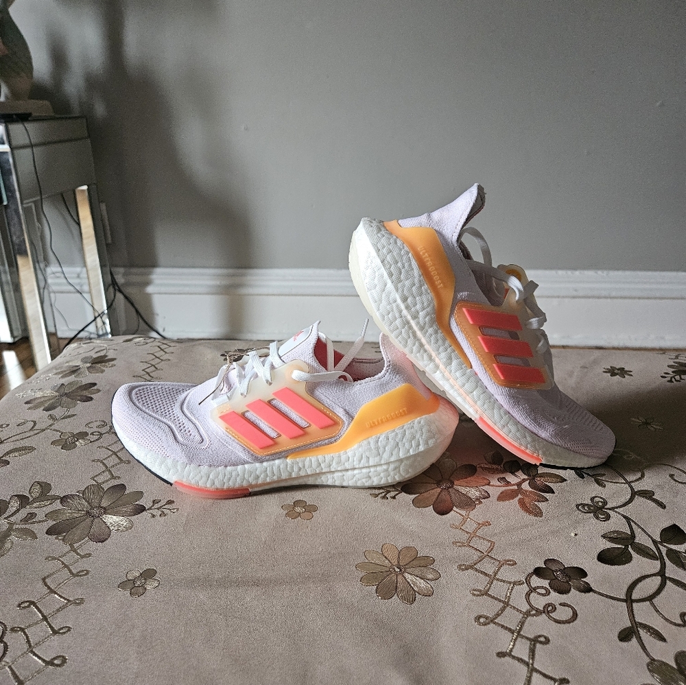 Adidas ultra boost 21’ women’s - Picture 3 of 9